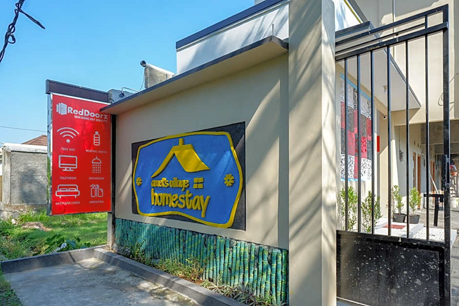 RedDoorz near Padang Golf Adisucipto