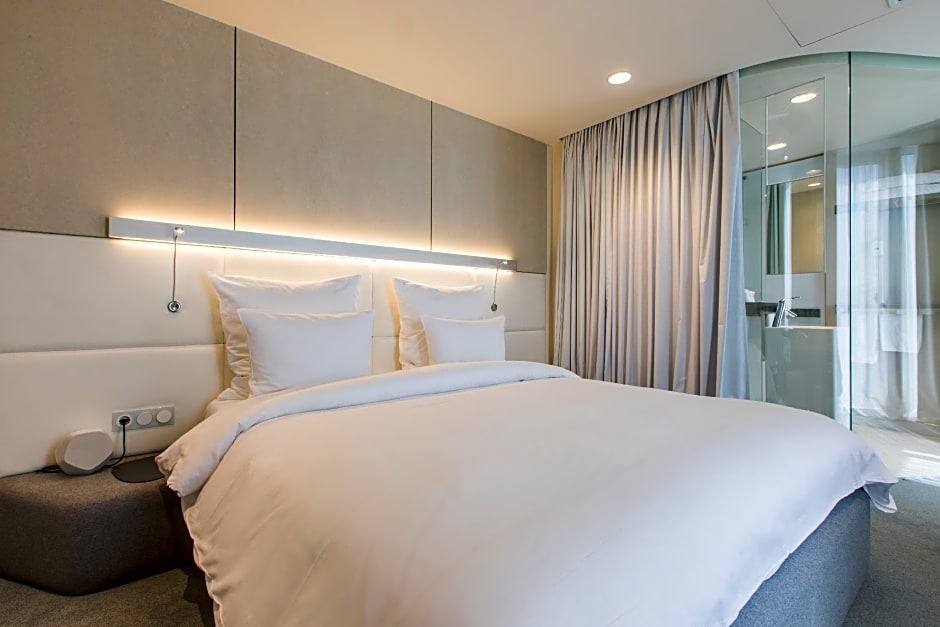 The Grove Design Hotel