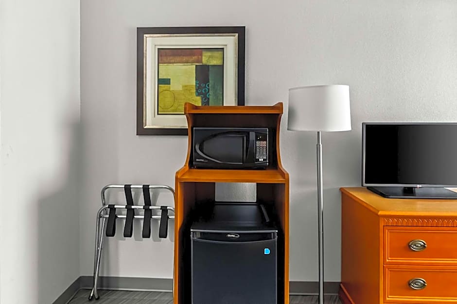 Quality Inn & Suites CVG Airport