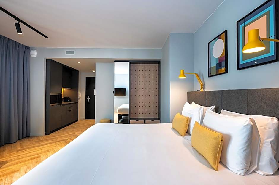 Staycity Aparthotels Paris La Defense