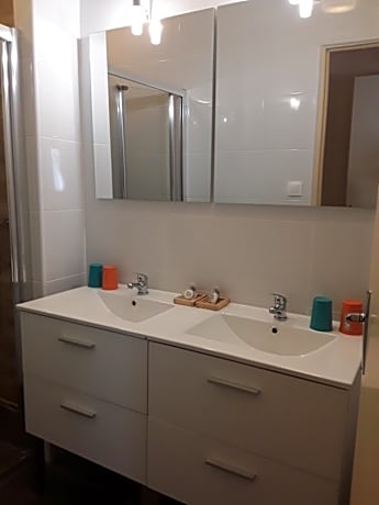 Family Room (6 Adults)