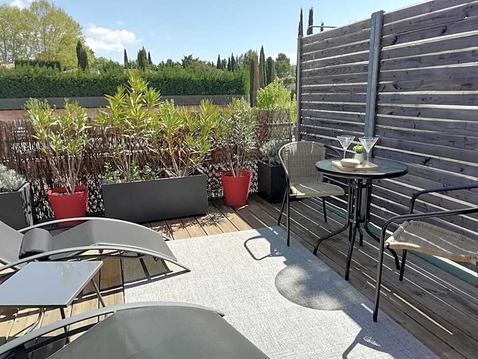Sweet Home studio Aix en Provence, terrasse, piscine, resto,