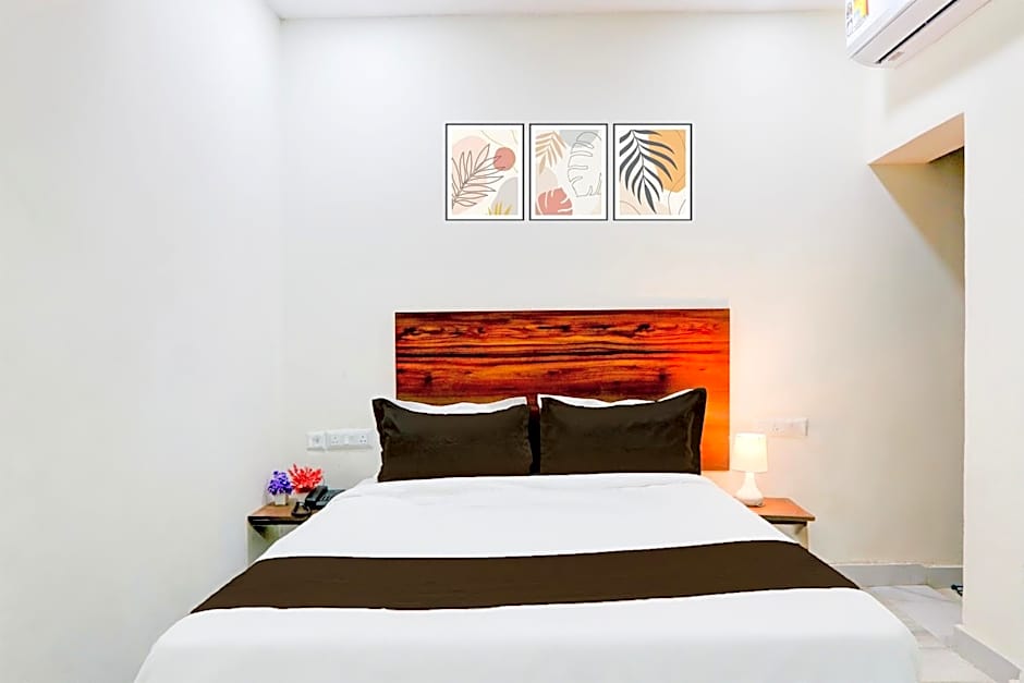 Collection O SS BLUE INN