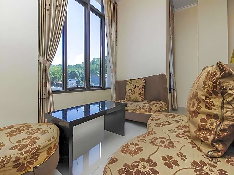 RedDoorz Plus @ Paal 2 Manado