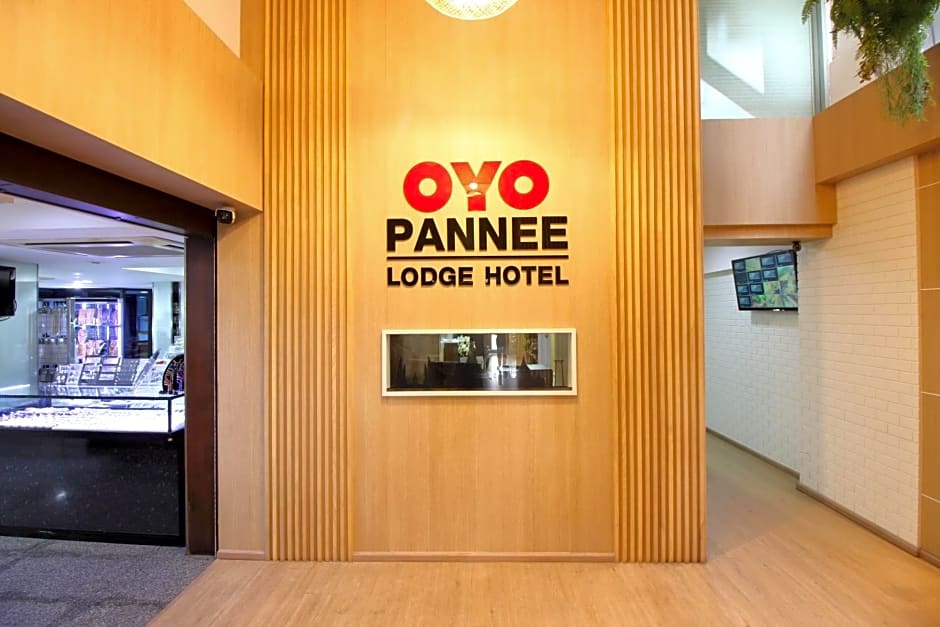OYO 482 Pannee Lodge Khaosan