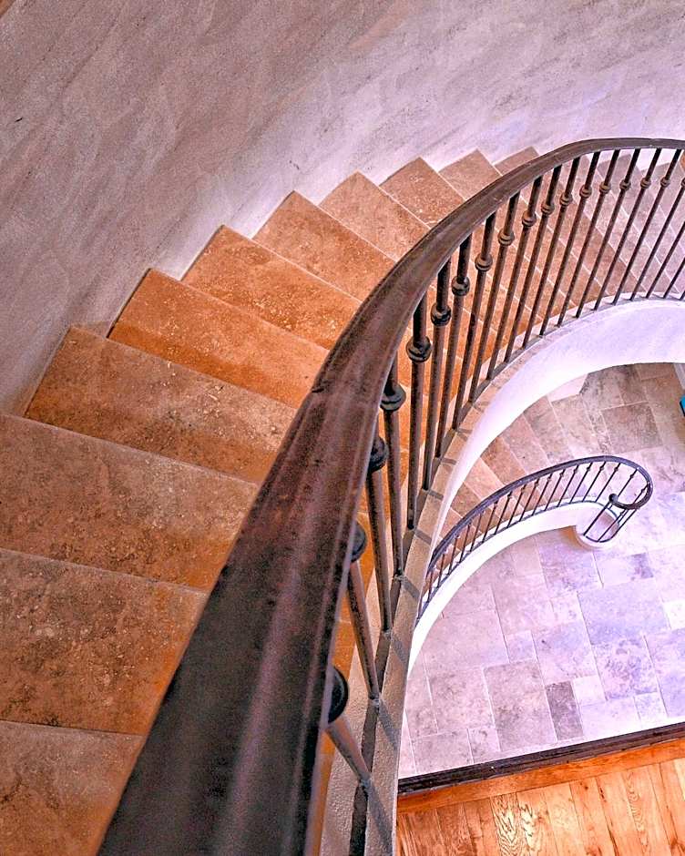 Petit loft de charme proche VERSAILLES SACLAY 30 mn PARIS jardin terrasse parking securisé