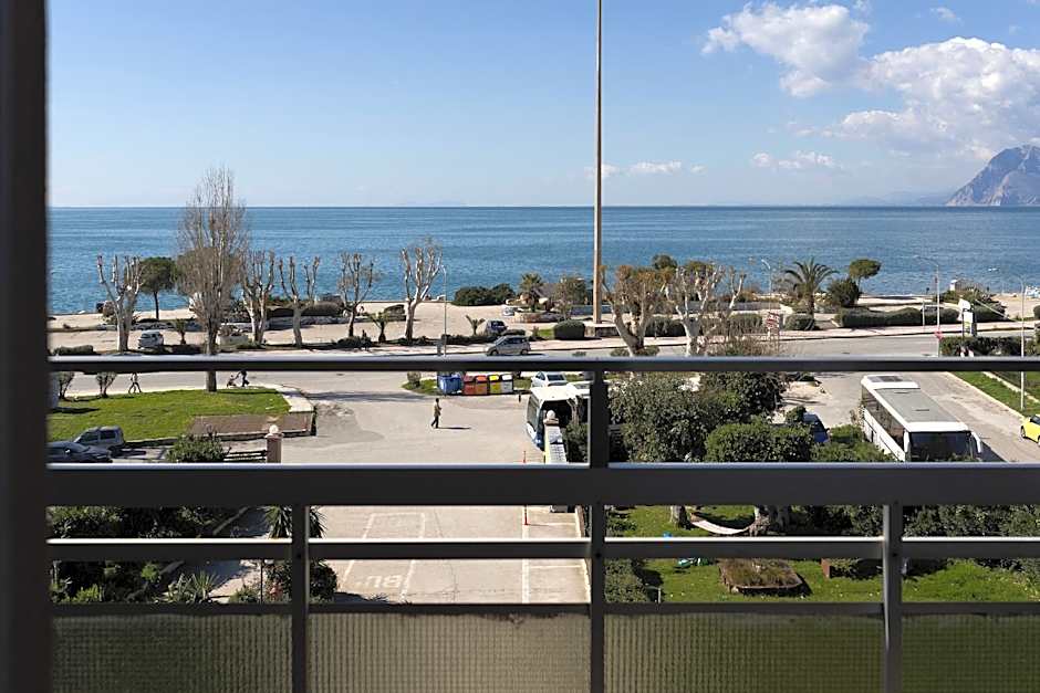 Delfini Hotel Patras