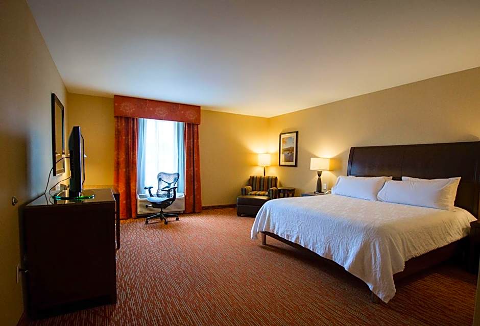 Photo 1 of 3 of 1 King Bed, Hearing/Mobility Accessible, Roll in Shower