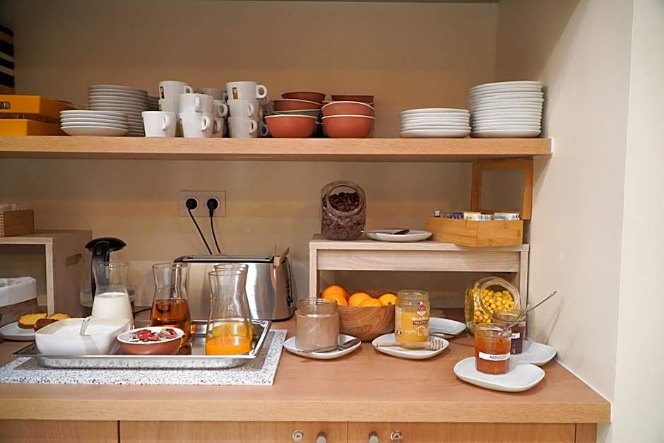 Bloom Hostel Bar & Garden