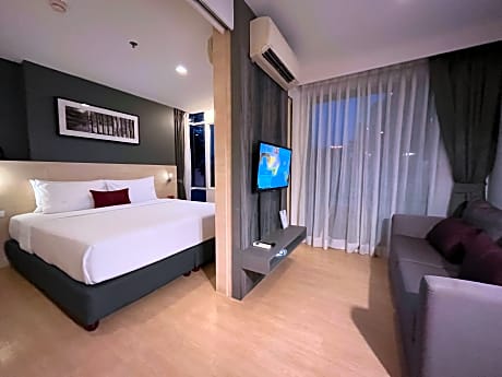 Deluxe Corner Double Room