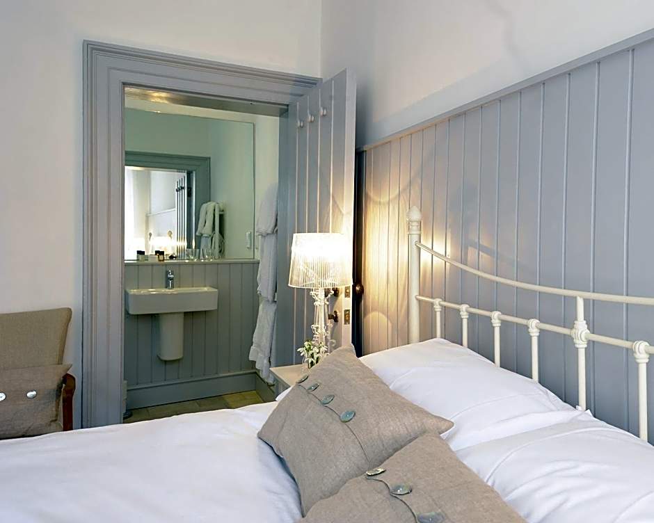 Lion & Pheasant Hotel