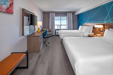 Queen Room with Two Queen Beds - Non-Smoking