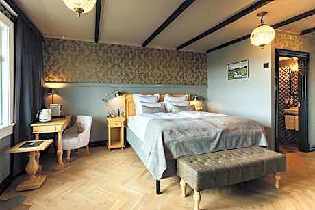 Superior Deluxe Double or Twin Room