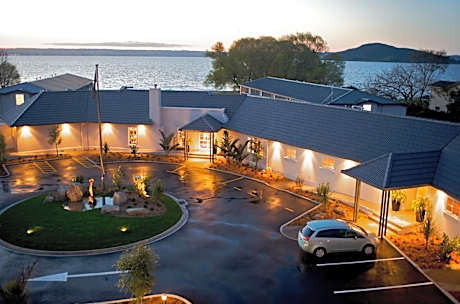 Wai Ora Lakeside Spa Resort