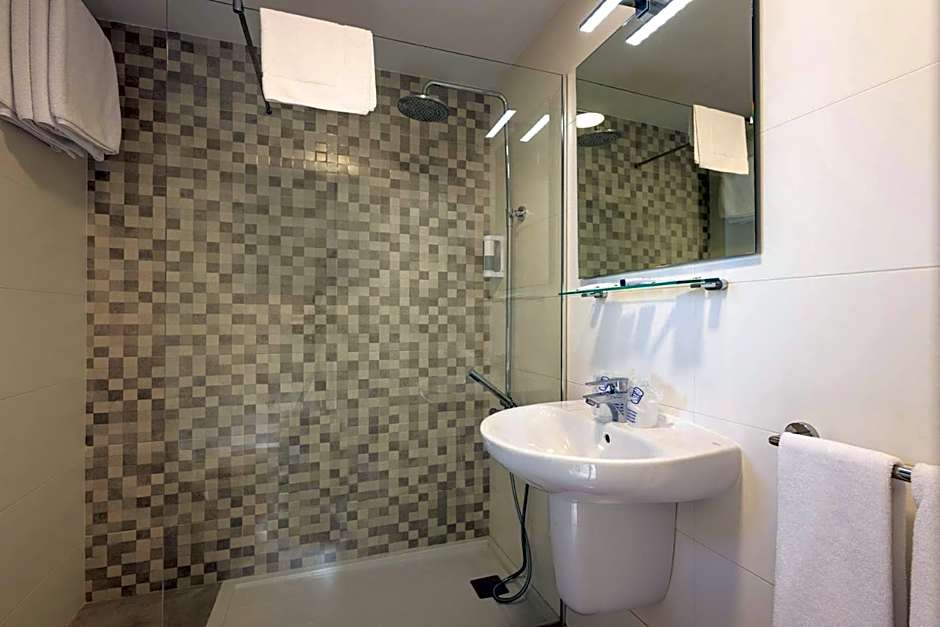 Hotel Tugasa Arco de la Villa