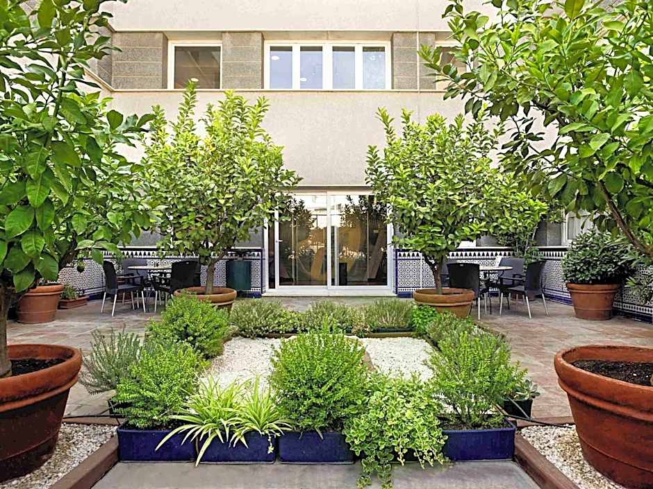 Ibis Granada