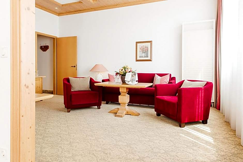 MAXIMILIAN Grand Hotel