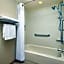 Holiday Inn Express & Suites Alpharetta By IHG