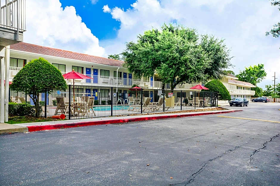 Motel 6-Huntsville, TX