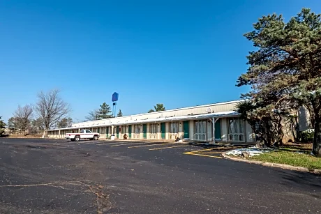 OYO Hotel Wadsworth OH I-76