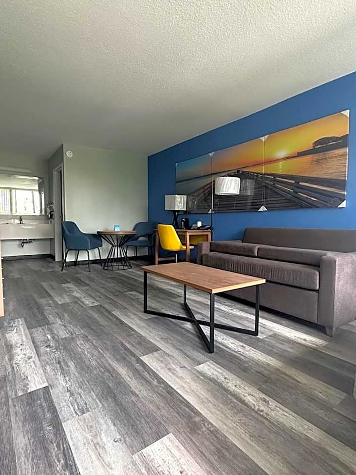 Days Inn & Suites by Wyndham Jennings