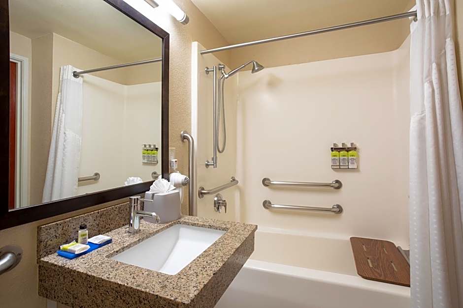 Holiday Inn Express Hotel & Suites Littleton By IHG