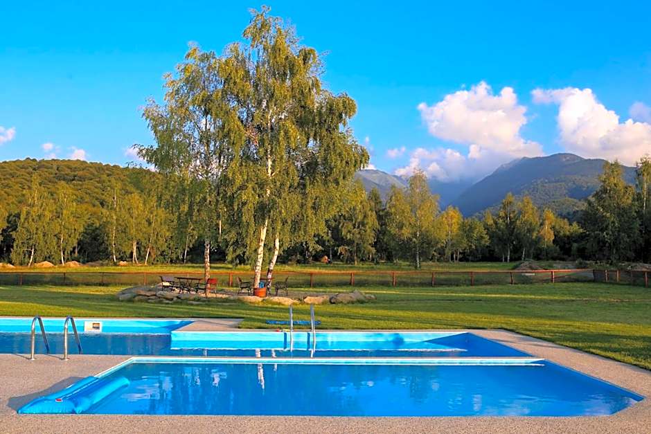 Complex Pastravaria Albota