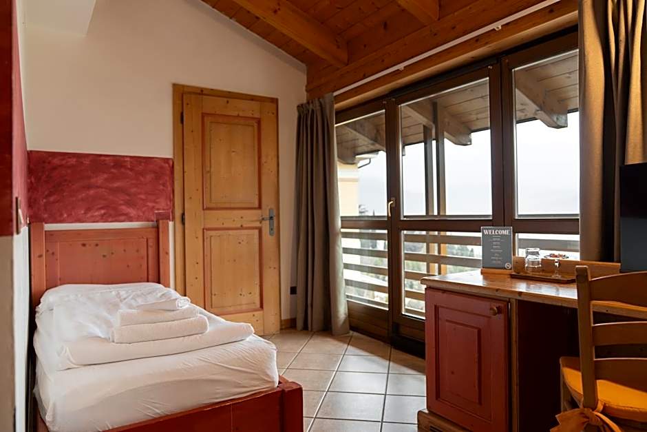 Hotel al Dòs - Breakfast & Private SPA