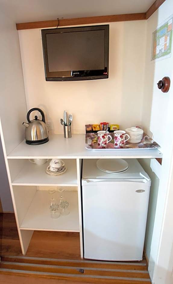 Rosebridge House Bed & Breakfast