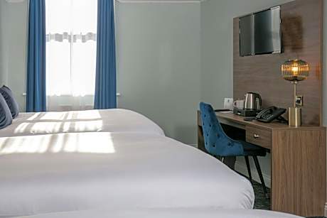 Standard Twin Room - Non-Smoking