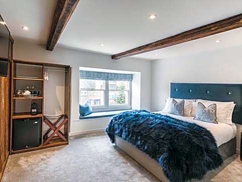 Coffee & Stays at Cartmel Square