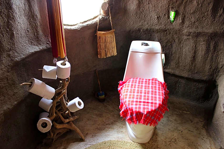 Original Maasai Lodge – Africa Amini Life