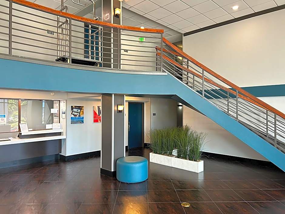 Studio 6 Suites Carson, CA