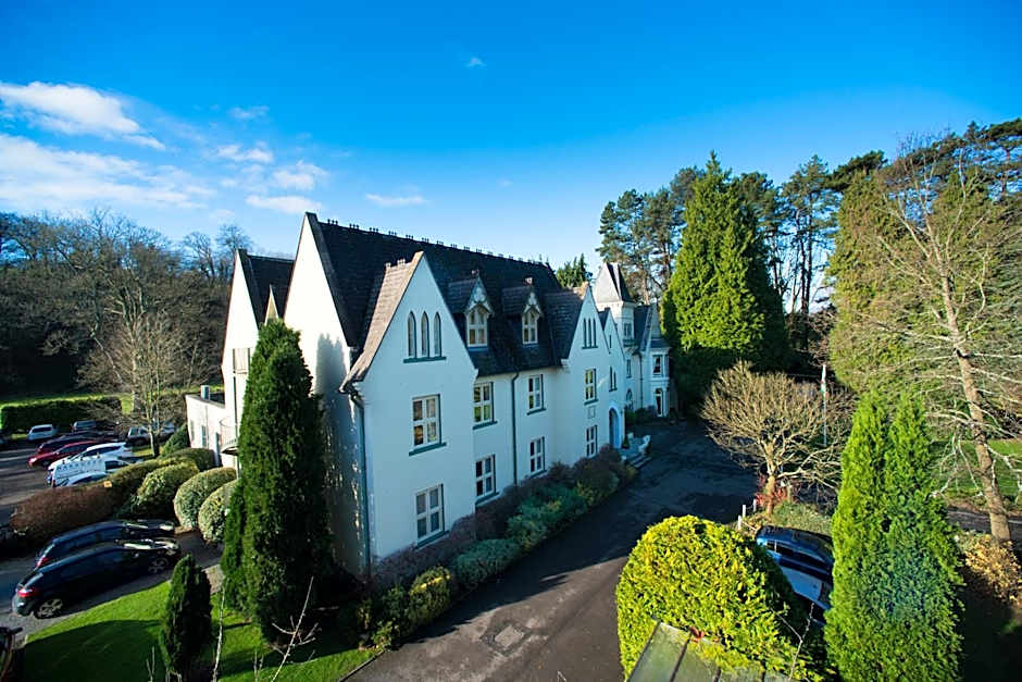 Glen-Yr-Afon House Hotel