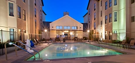 Newly Renovated - Hampton Inn & Suites El Paso-Airport