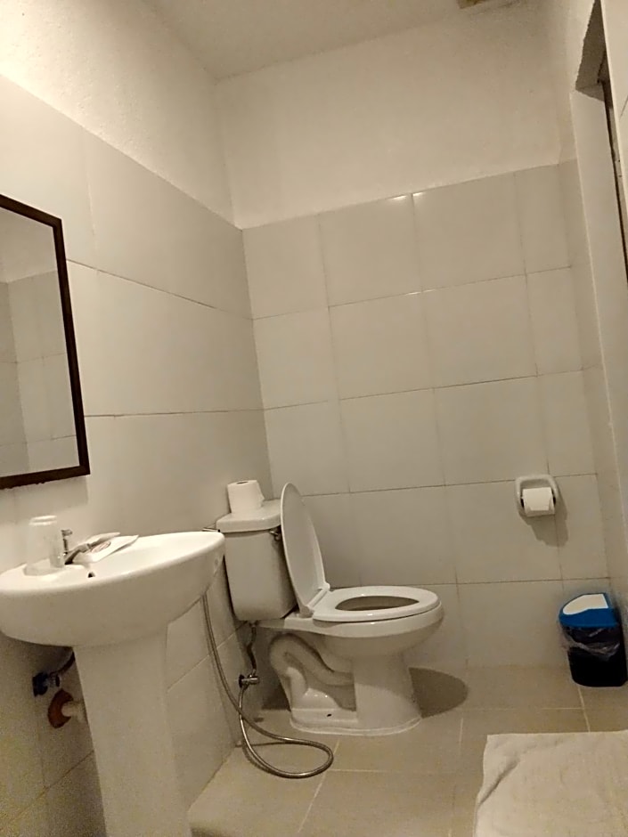 Moalboal Beach Front Hotel