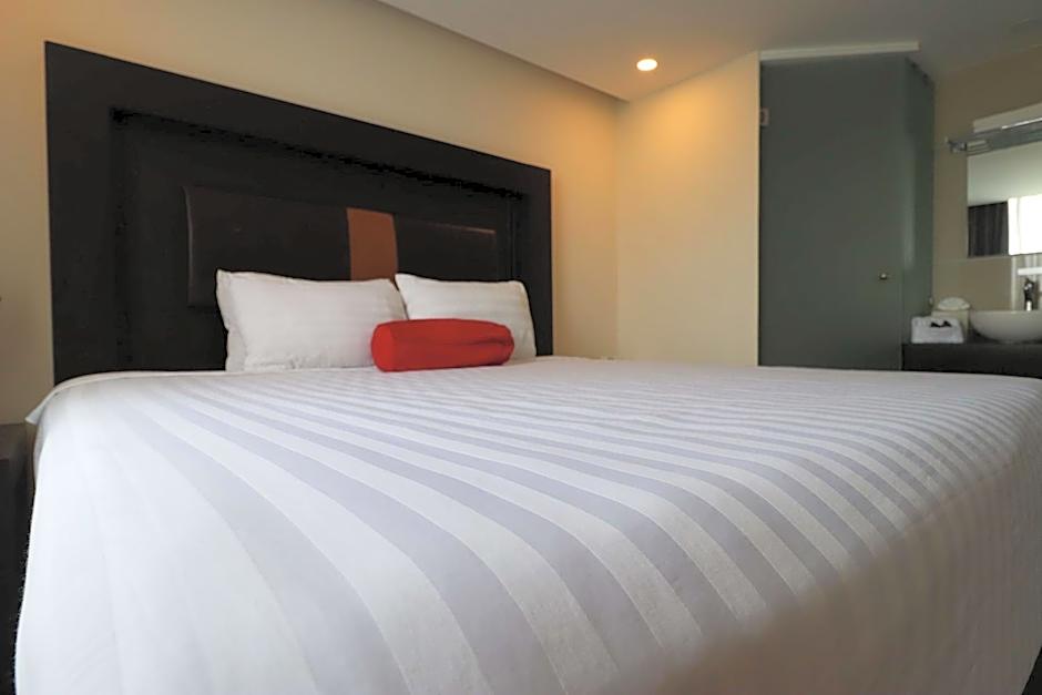 Best Western Plus Metepec & Suites