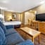 Econo Lodge Inn & Suites