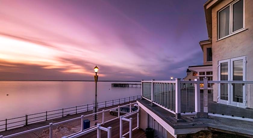 Garden Apartment On The Beach