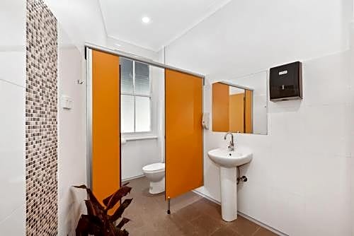 The Commercial Quarters - Room 4-has air conditioning, free WIFI, TV and fridge