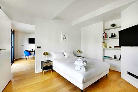 Apartment with Shower
