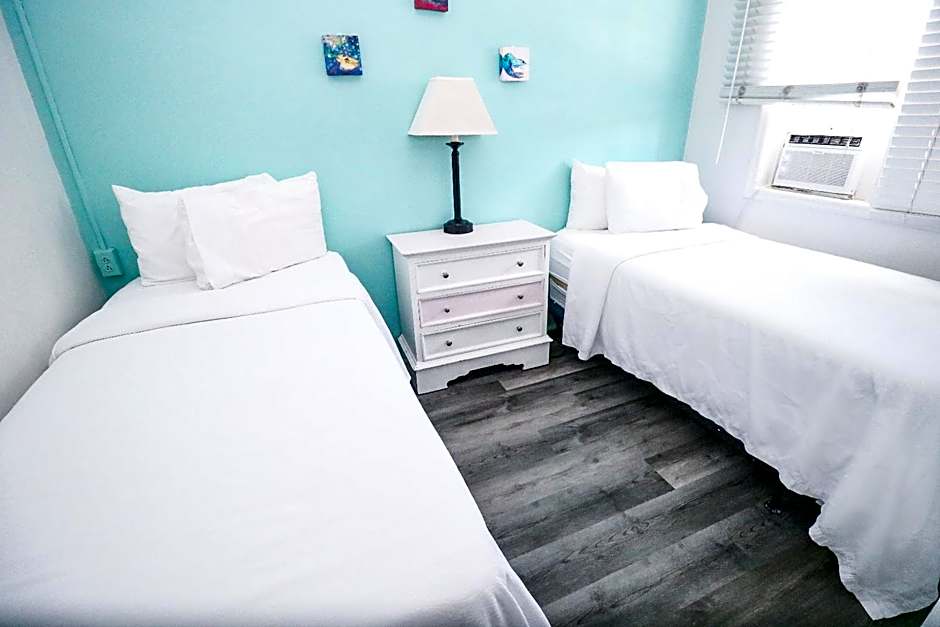 Photo 1 of 4 of Suite
