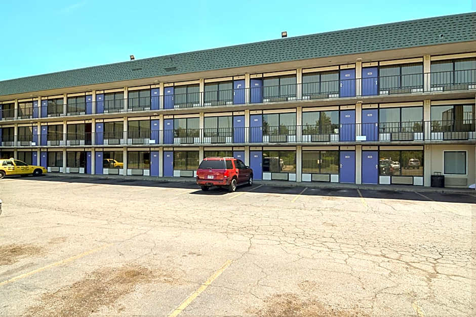 Motel 6-Little Rock, AR - West