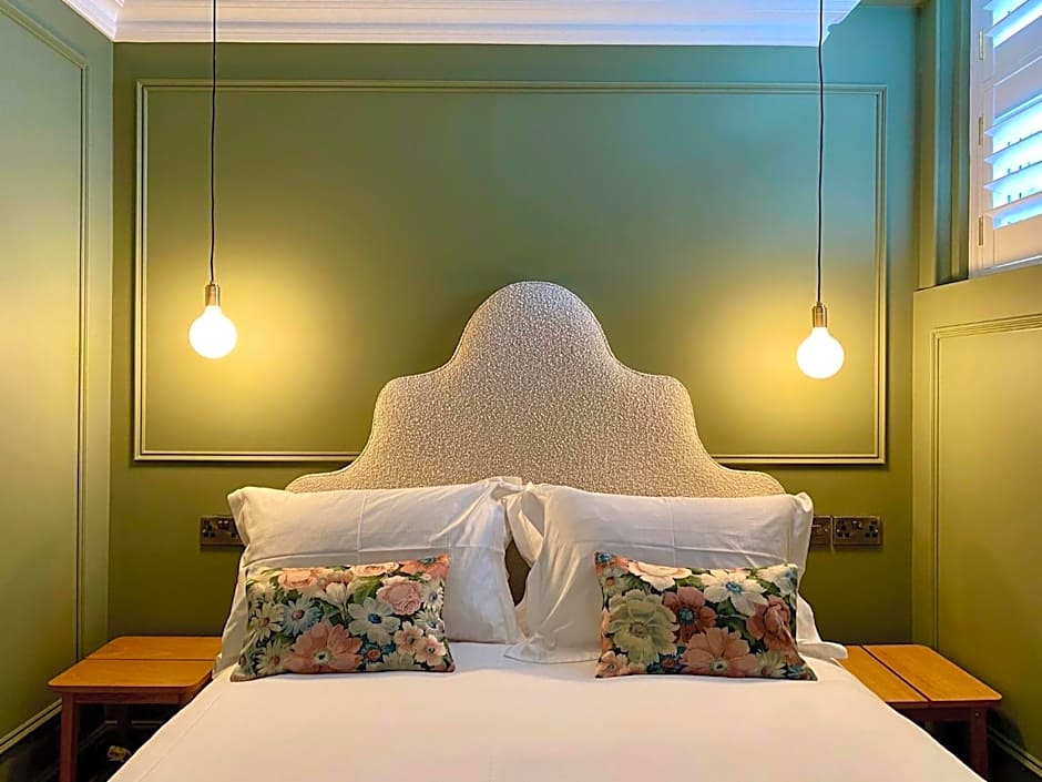 Railway House York by Chateau Anna