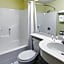 Days Inn & Suites by Wyndham Pryor