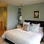 Kinloch Manor & Villas