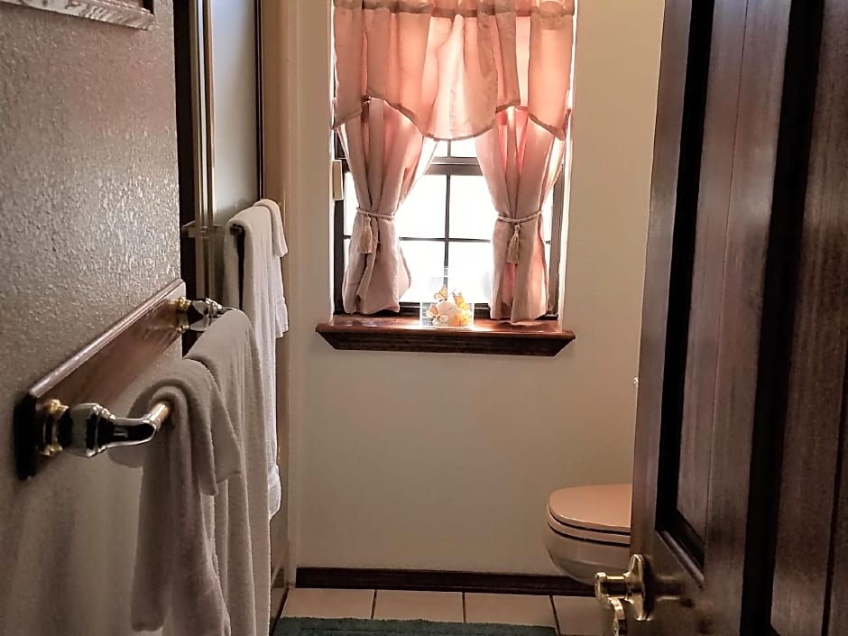 Tavares Inn
