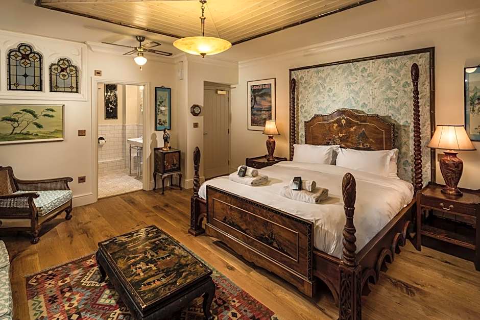 Tolcarne Beach Colonial Restaurant and Rooms