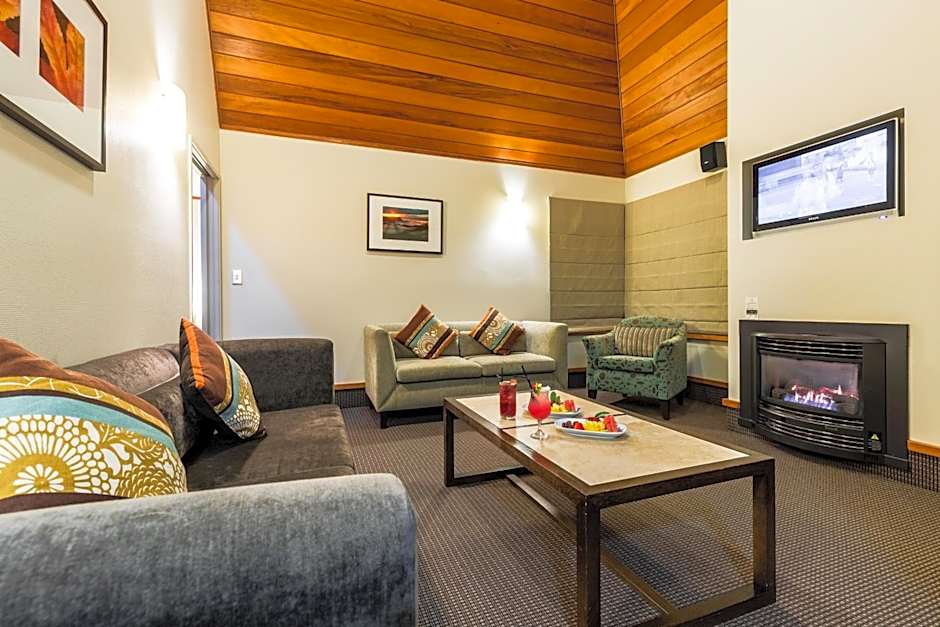 Distinction Te Anau Hotel & Villas
