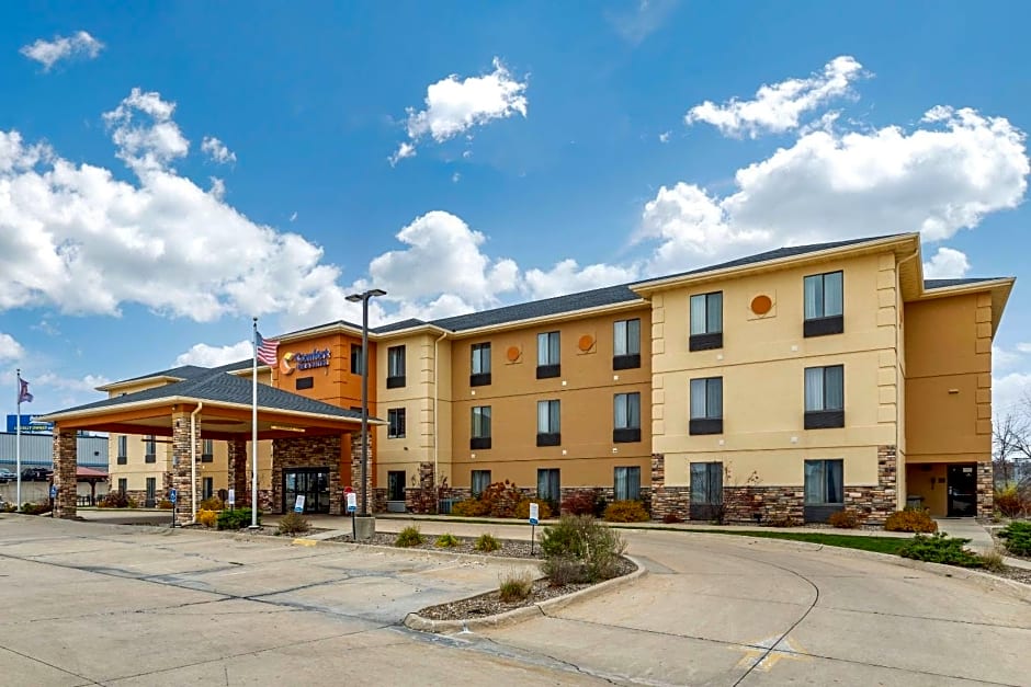 Comfort Inn & Suites Cedar Rapids North - Collins Road